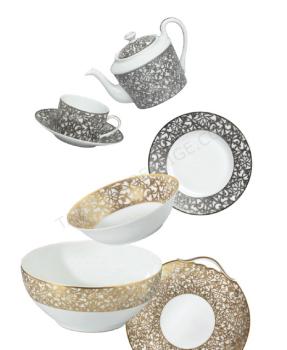 Cake dish with hands green - Raynaud